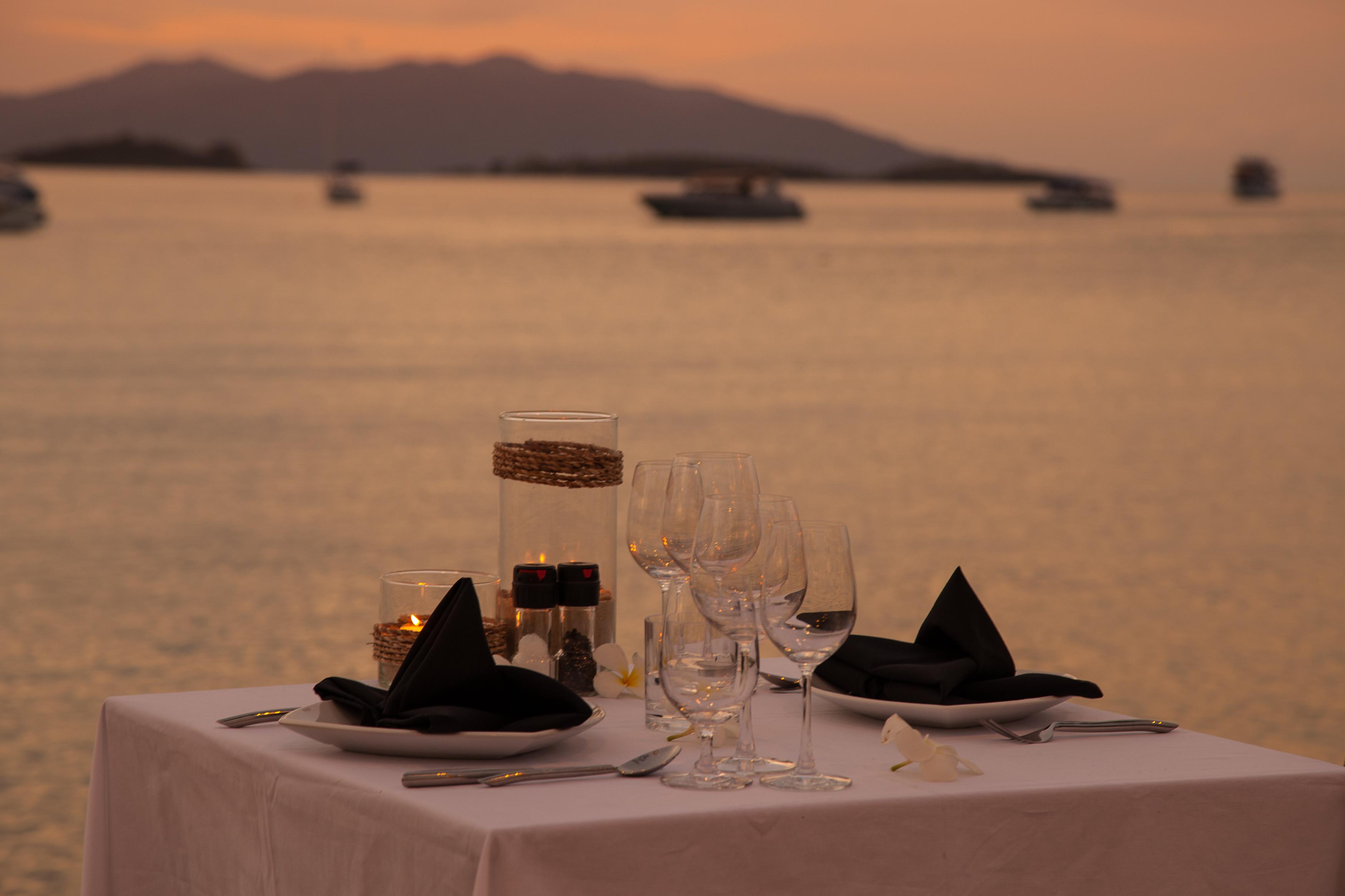 The Privilege Hotel Ezra Beach Club Bangrak Kültér fotó