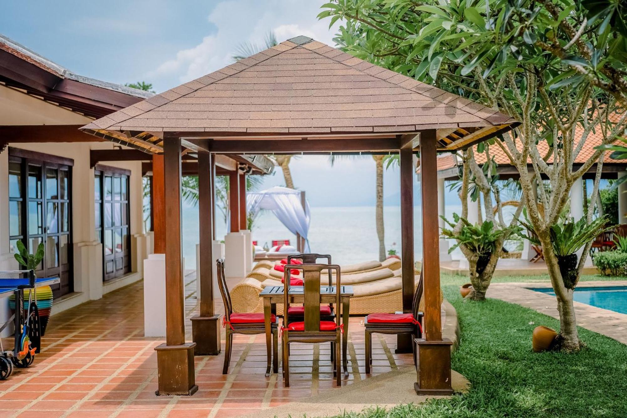 The Privilege Hotel Ezra Beach Club Bangrak Kültér fotó